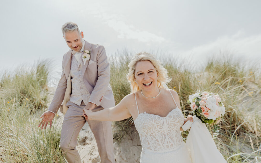 Brautpaarfotoshooting am Strand