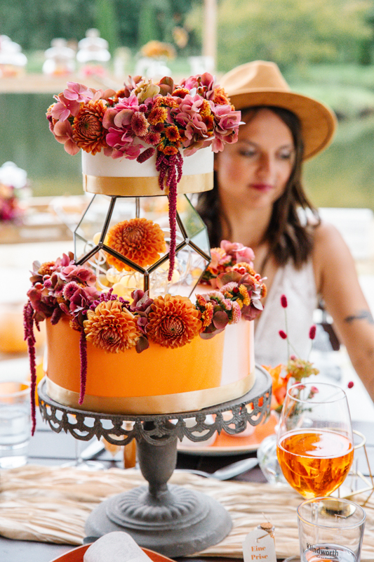 Herbstliche Hochzeitstorte bei einer Herbsthochzeit.